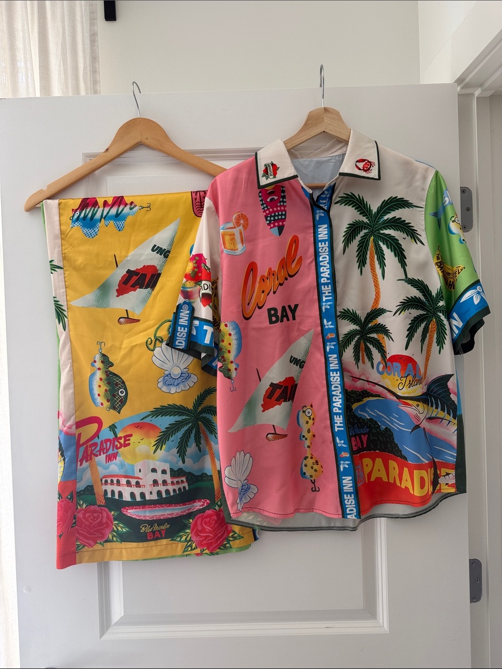 Tropical Coral Bay Multicolor Short Sleeve Button Shirt